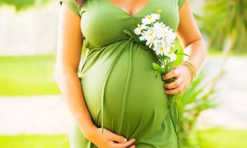 晚上脸擦乳液效果好吗网 - 网站提供晚上擦个乳液好不好小常识、晚上脸上擦护肤品好还是不擦好